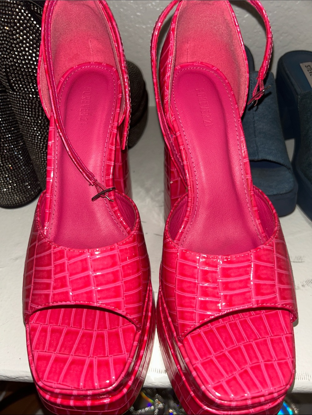 Forever 21 Hot Pink Croc-Embossed Platform Slingbacks